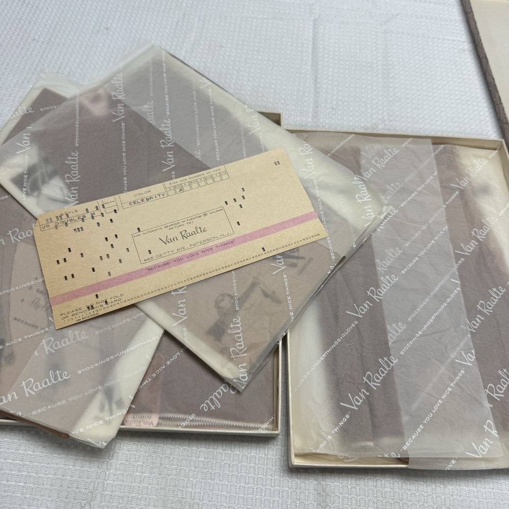 4-Vtg 50s VAN RAALTE Sheer Celebrity 8.5M Nylon Hose Stockings Seams New 2 Boxes - Picture 2 of 4
